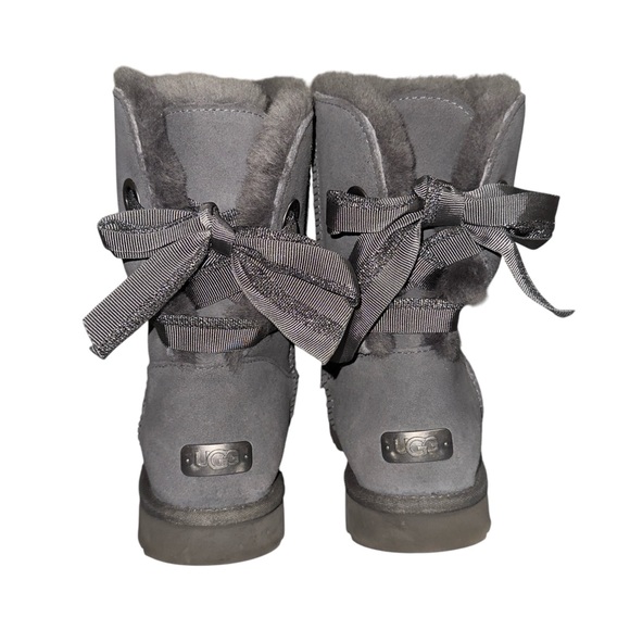 UGG SHORT BAILEY BOW GREY GRAY SUEDE FUR BOOTS SIZE 11 WOMEN - Picture 6 of 11